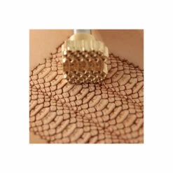 S.N. 395 - PEAU De PYTHON - Matoir à Frapper 9 S.N. 395 - PEAU De PYTHON - Matoir à Frapper -Matériel De Couture Soldes 2024 s n 395 peau de python matoir a frapper 3